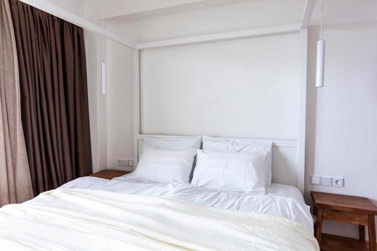 Alex & Sofi Hotel Himarë Extérieur photo