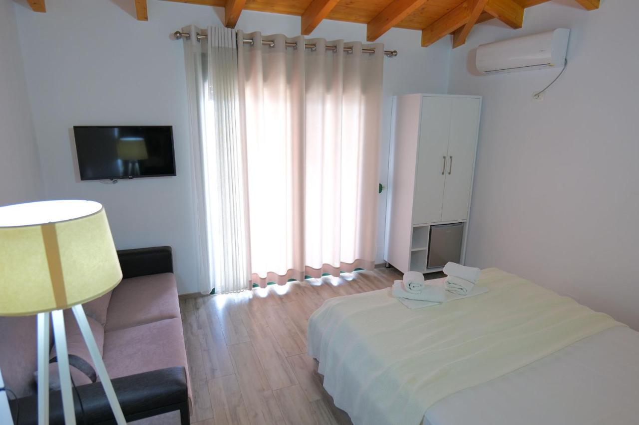 Alex & Sofi Hotel Himarë Extérieur photo