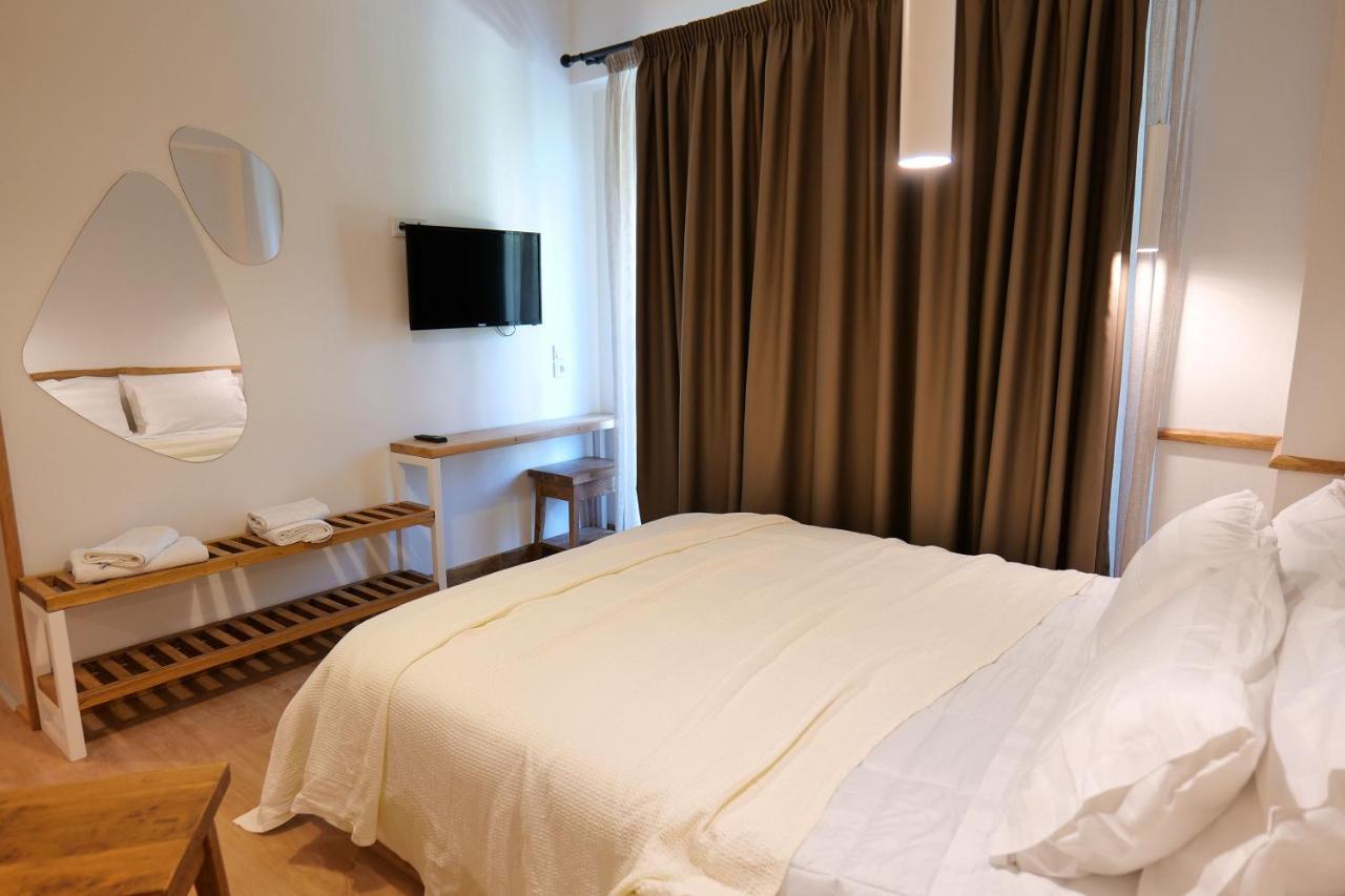 Alex & Sofi Hotel Himarë Extérieur photo