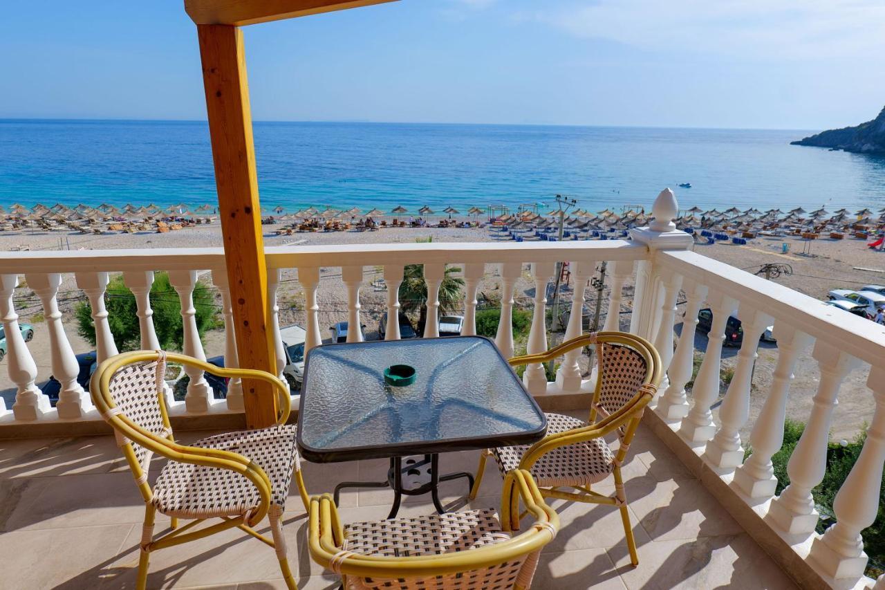 Alex & Sofi Hotel Himarë Extérieur photo
