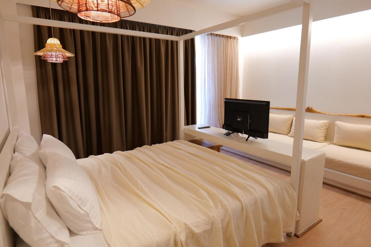 Alex & Sofi Hotel Himarë Extérieur photo