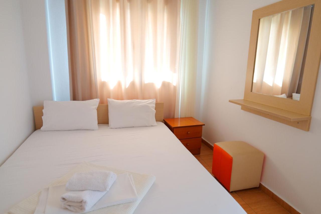 Alex & Sofi Hotel Himarë Extérieur photo